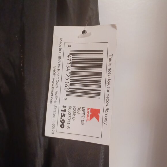 Vampire Cape - Picture 4 of 4